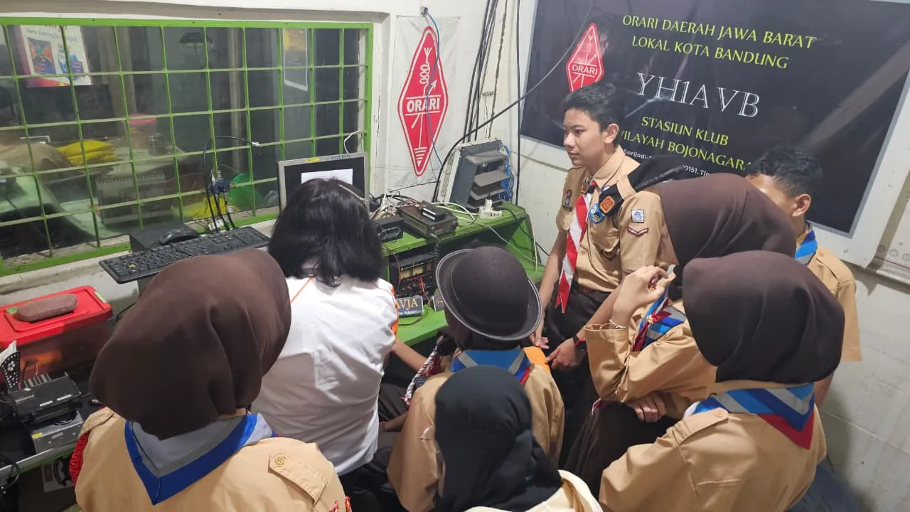 Kegiatan Hari Kedua JOTA-JOTI 2025 Kwarcab Bojonagara Bersama ORARI Lokal Bojonagara