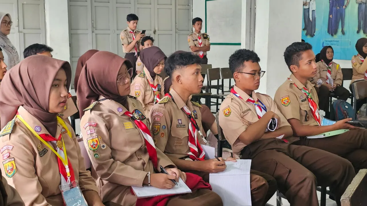 Kegiatan Hari Kedua JOTA-JOTI 2025 Kwarcab Kota Cimahi Bersama ORARI Lokal Kota Cimahi