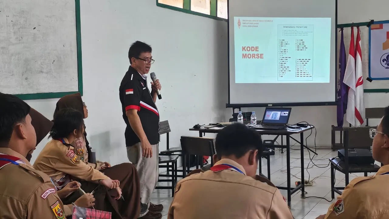 Kegiatan Hari Kedua JOTA-JOTI 2025 Kwarcab Kota Cimahi Bersama ORARI Lokal Kota Cimahi