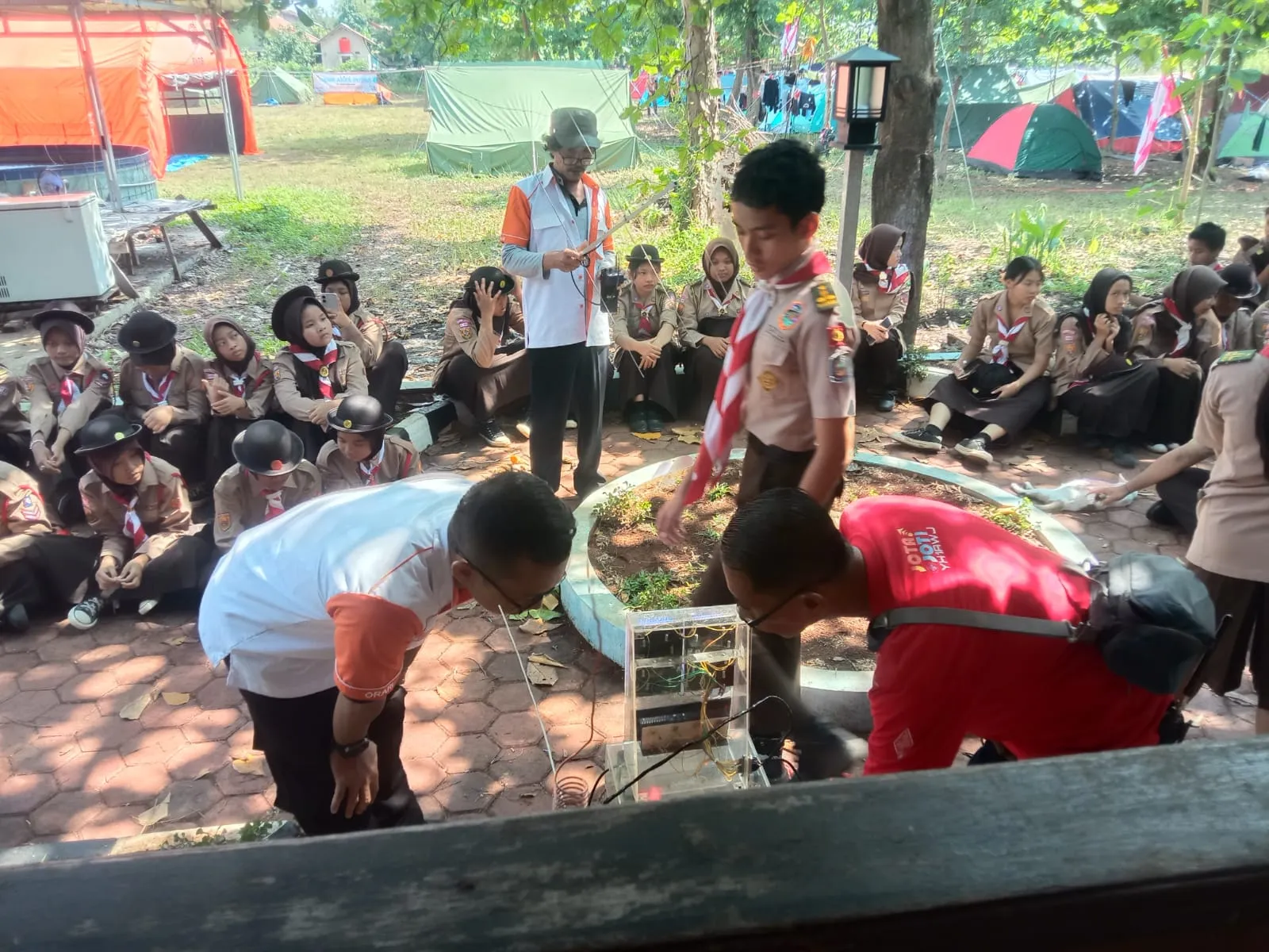 Kegiatan Hari Kedua JOTA-JOTI 2025 Kwarcab Kota Cirebon Bersama ORARI Lokal Kota Cirebon
